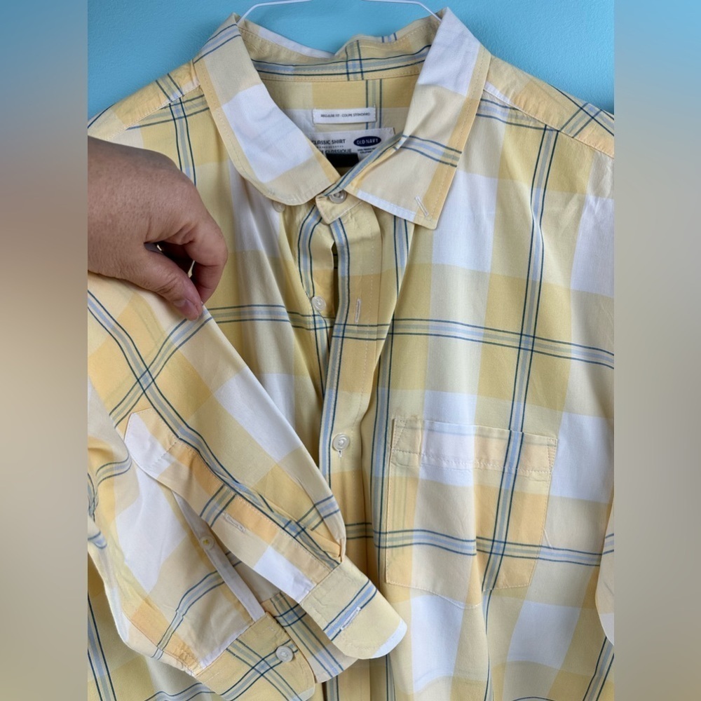 Classic Fit yellow mens shirt, size Large, cotton great condition